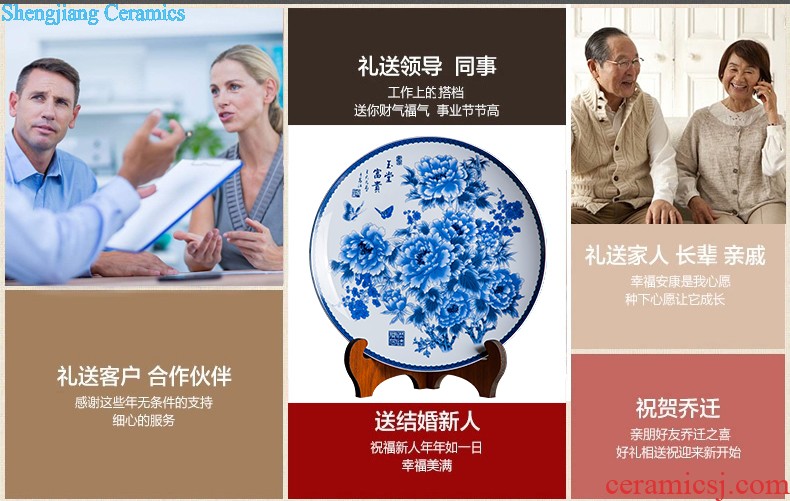 Jingdezhen ceramics furnishing articles to sit home decoration plate of Chinese arts and crafts wine sitting room porch decoration plate