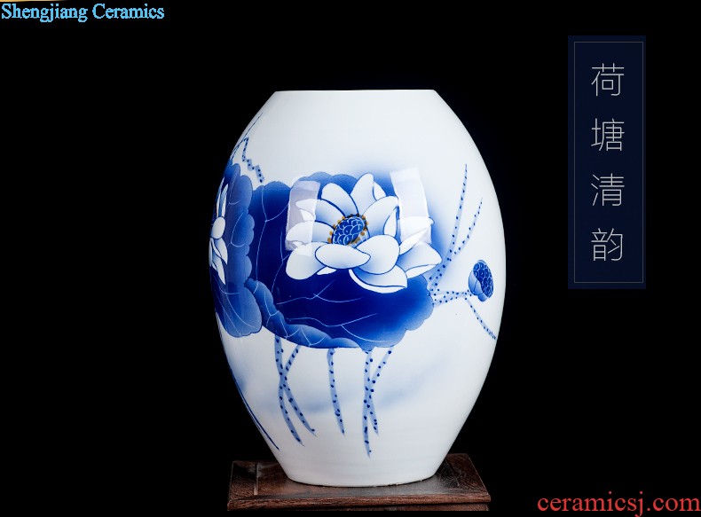 Jingdezhen ceramic vase furnishing articles flower arrangement is little sitting room Chinese red porcelain vase decoration decoration household act the role ofing is tasted