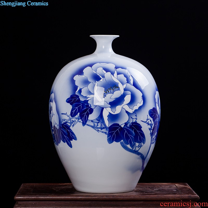 Jingdezhen ceramic vase furnishing articles Chinese famille rose porcelain three-piece handicraft wine porch sitting room adornment