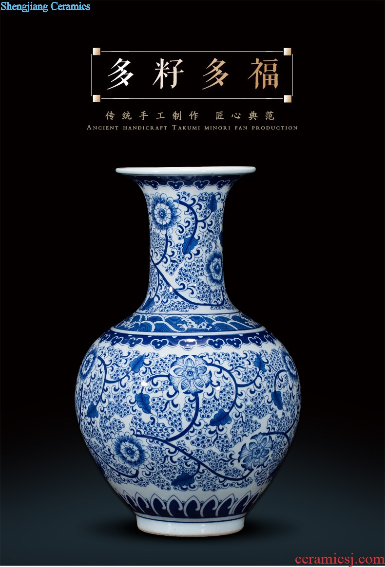 Jingdezhen ceramic central scroll landscape porcelain plate painting the mural wall act the role ofing sitting room wall hanging on the glaze color With a silver spoon in her mouth and