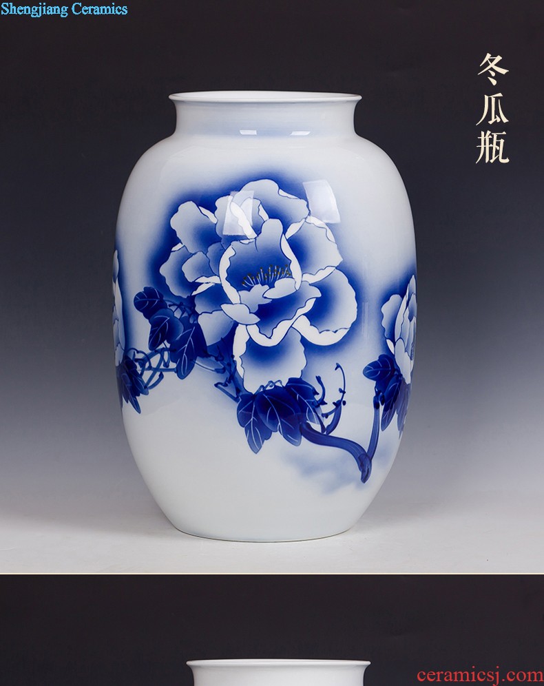 Jingdezhen ceramic vase furnishing articles Chinese famille rose porcelain three-piece handicraft wine porch sitting room adornment