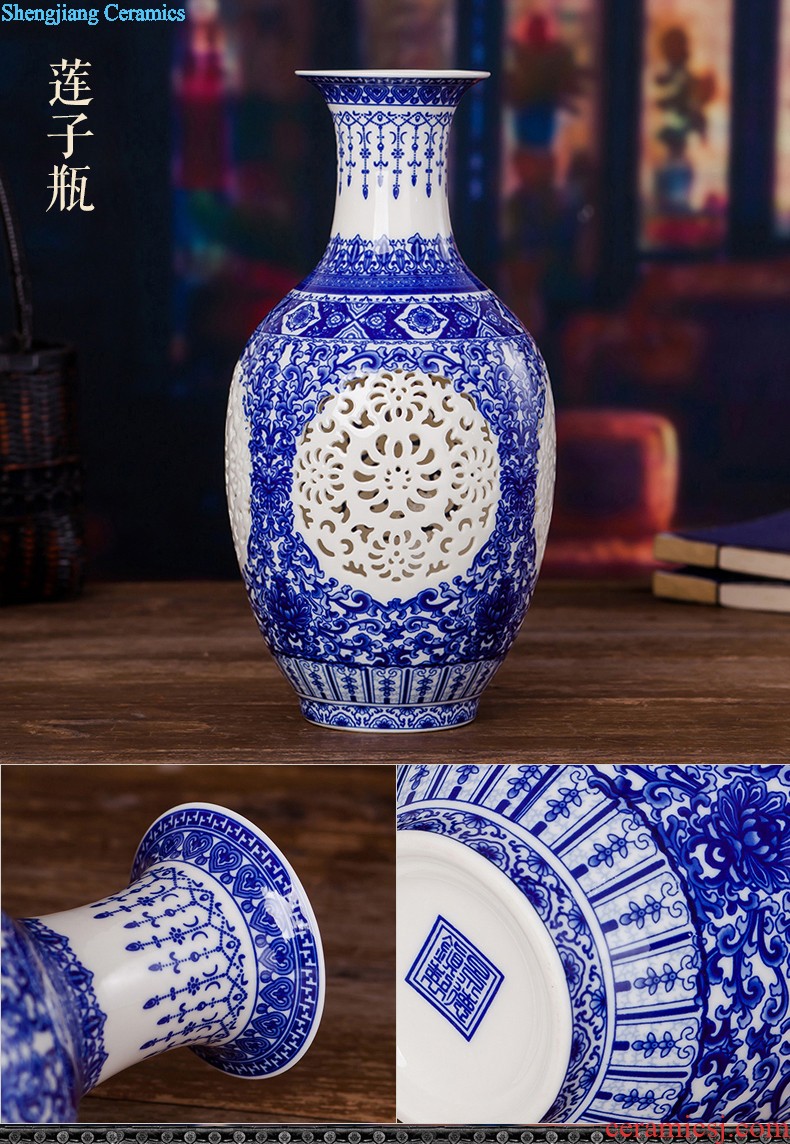 Jingdezhen ceramics famous jade pool Wu Wenhan hand-painted blue and white porcelain vase classical decoration pieces The collection certificate