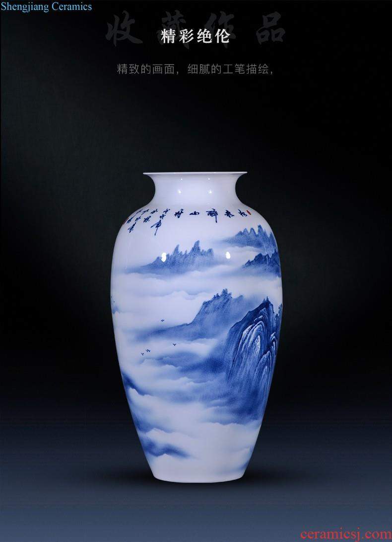 Jingdezhen ceramics furnishing articles hand-painted blue and white porcelain vases, flower arrangement of Chinese style restoring ancient ways is the sitting room bookcase home decoration