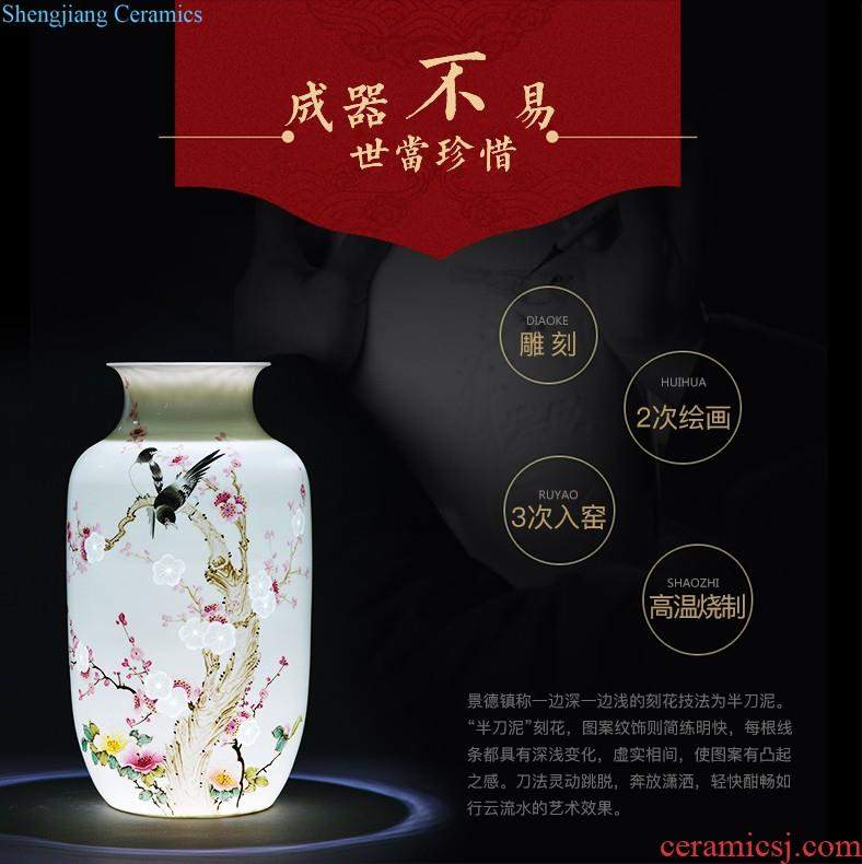 Jingdezhen ceramics furnishing articles hand-painted blue and white porcelain vases, flower arrangement of Chinese style restoring ancient ways is the sitting room bookcase home decoration