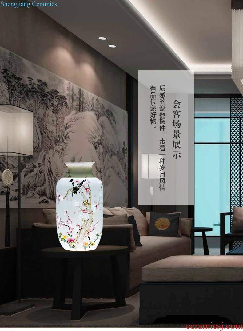 Jingdezhen ceramics furnishing articles hand-painted blue and white porcelain vases, flower arrangement of Chinese style restoring ancient ways is the sitting room bookcase home decoration