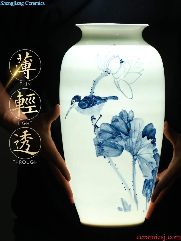 Package mail jingdezhen ceramic floret bottle of flower Hand painted blue and white porcelain lotus flower home sitting room adornment is placed