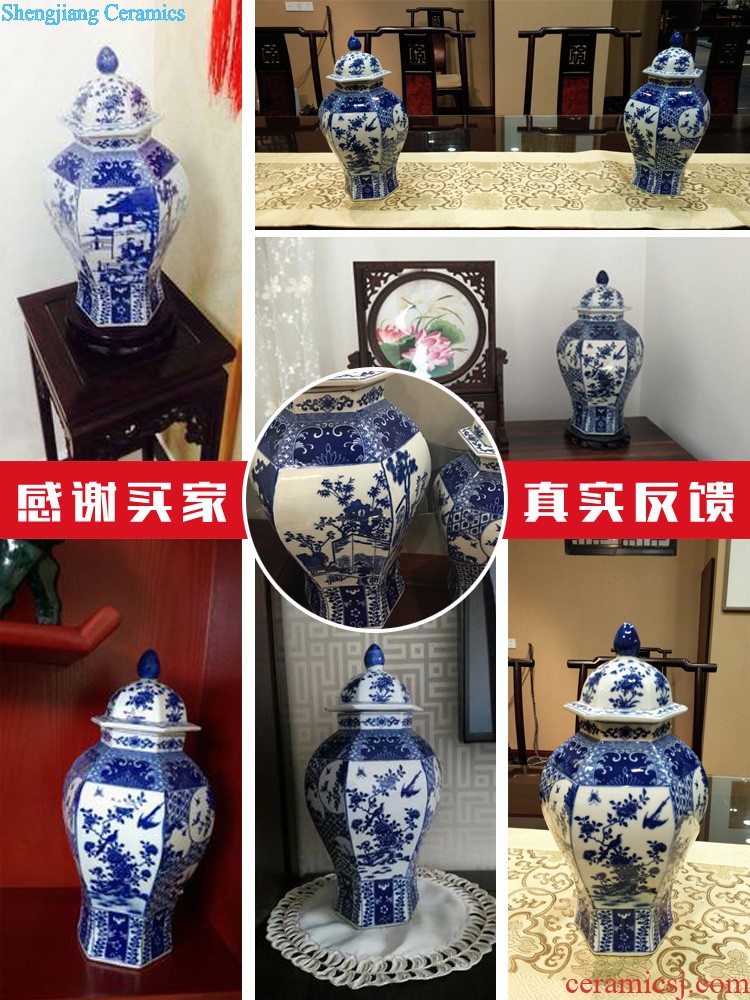 Jingdezhen ceramics furnishing articles Hand painted lotus decoration hanging dish sit plate new sitting room of Chinese style household arts and crafts