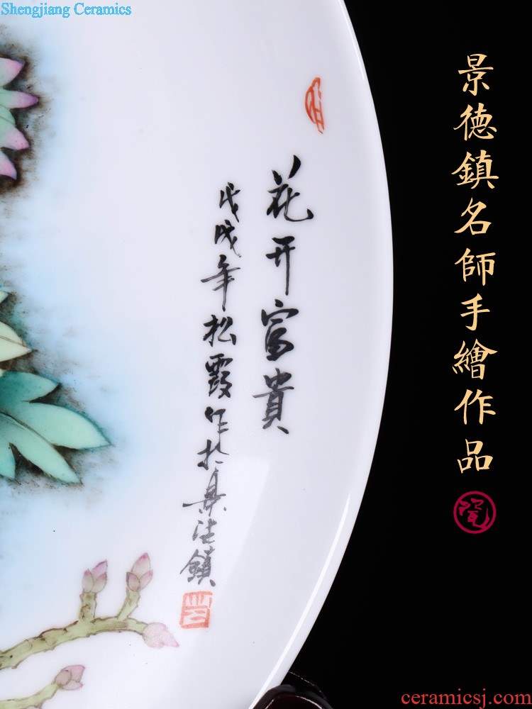 Jingdezhen ceramics furnishing articles Hand painted blue and white porcelain cheongsam characters crafts new sitting room of Chinese style household act the role ofing is tasted