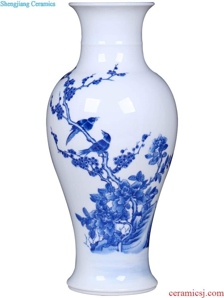 Jingdezhen ceramics antique blue and white porcelain dragon plum bottle small Chinese style household adornment, playing trumpet furnishing articles