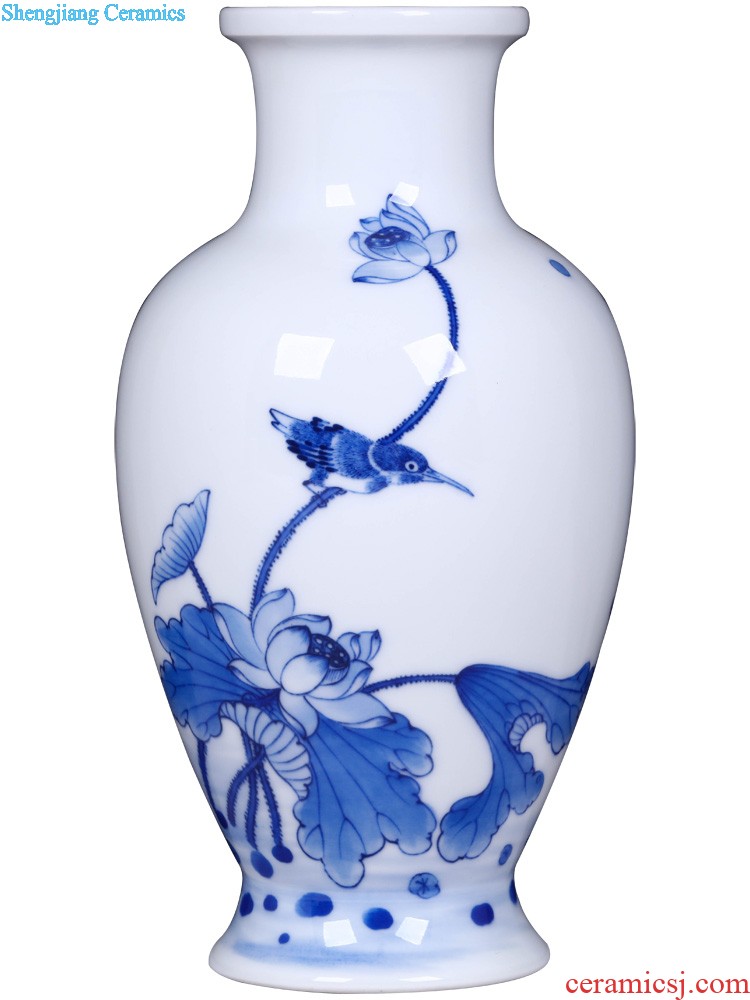 Jingdezhen ceramics antique blue and white porcelain dragon plum bottle small Chinese style household adornment, playing trumpet furnishing articles