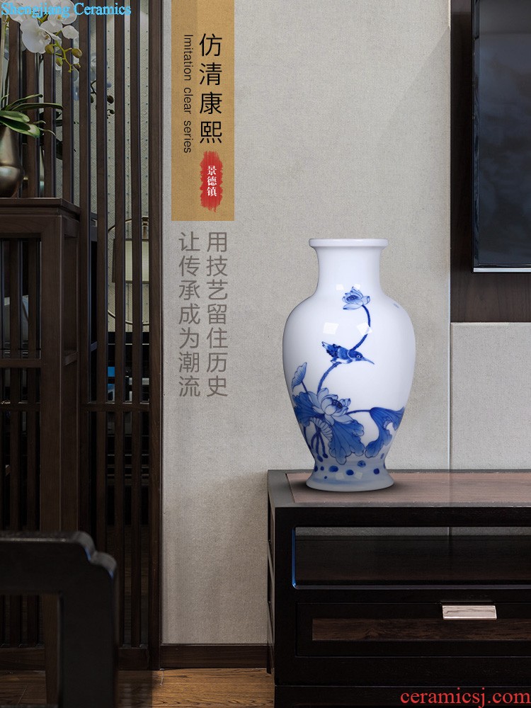 Jingdezhen ceramics antique blue and white porcelain dragon plum bottle small Chinese style household adornment, playing trumpet furnishing articles