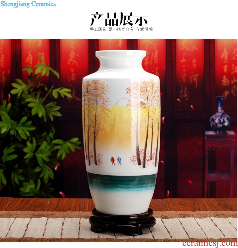 Hand-painted chrysanthemum patterns of blue and white porcelain of jingdezhen ceramics surface square vase furnishing articles study calligraphy and painting is received