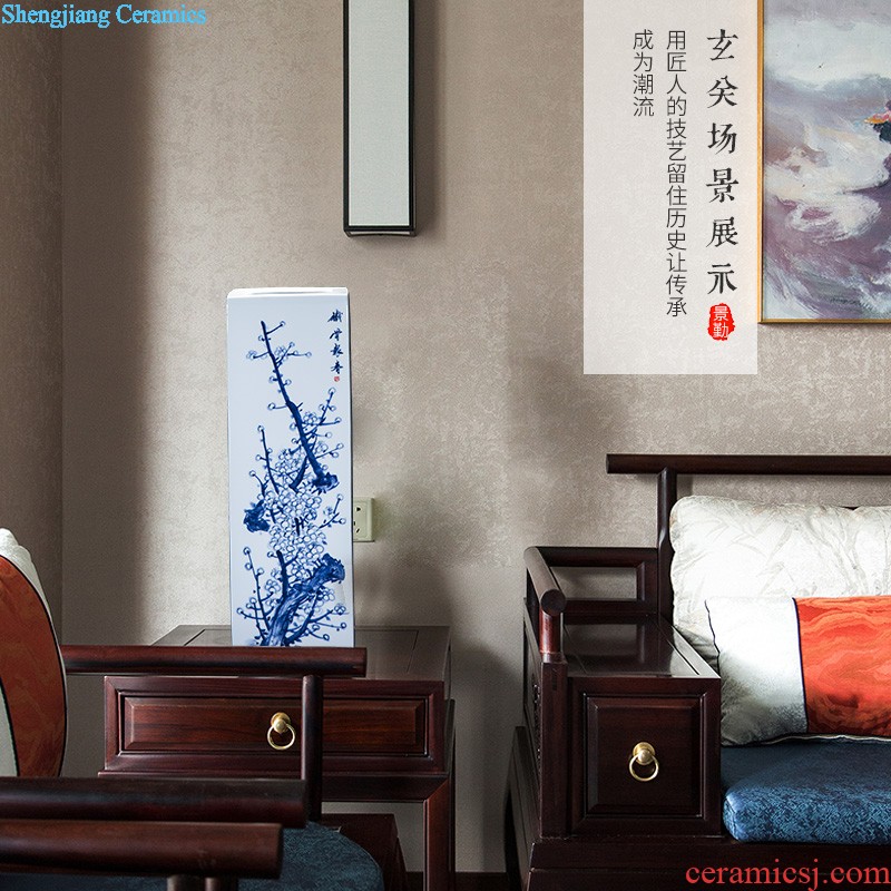 Hand-painted hand-painted mesa of tungs of hometown square vase of blue and white porcelain of jingdezhen ceramics furnishing articles study calligraphy and painting is received