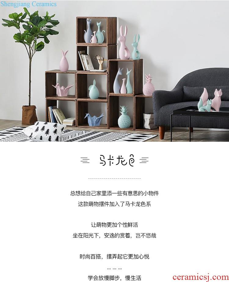 Mr Han mei household modern wedding decoration wine lovers furnishing articles new home decoration ceramic gold-plated dolphin bay of love