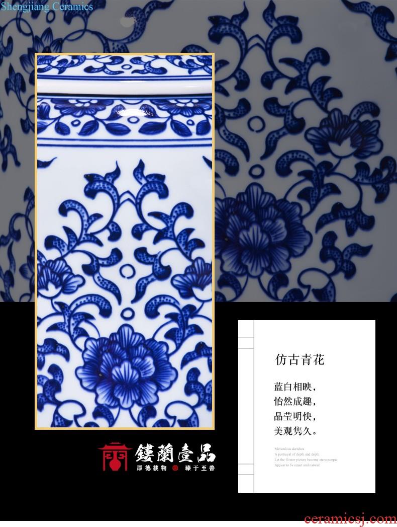 Jingdezhen ceramics imitation qing qianlong bound lotus flower tea pot of new Chinese style household adornment rich ancient frame furnishing articles sitting room