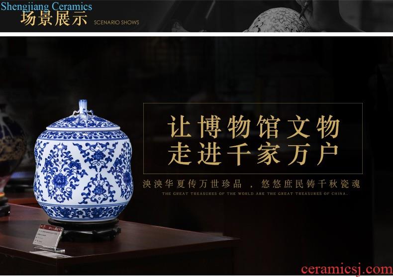 Jingdezhen ceramics imitation qing qianlong bound lotus flower tea pot of new Chinese style household adornment rich ancient frame furnishing articles sitting room