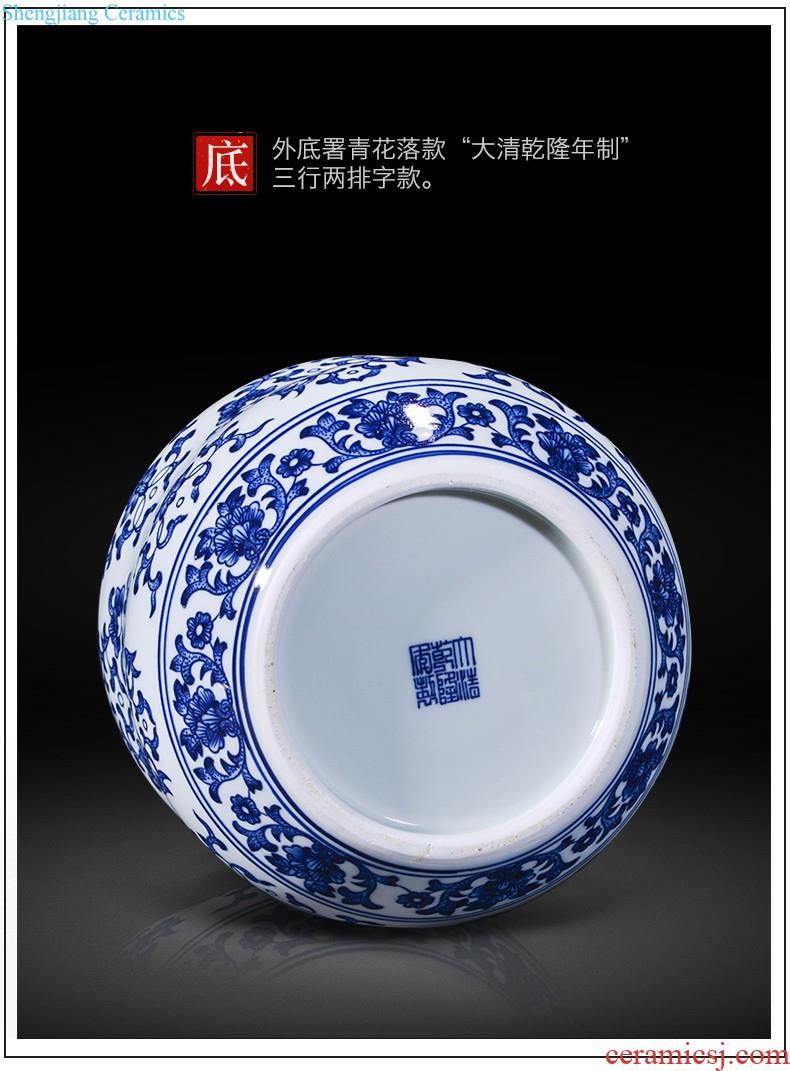 Jingdezhen ceramics imitation qing qianlong bound lotus flower tea pot of new Chinese style household adornment rich ancient frame furnishing articles sitting room