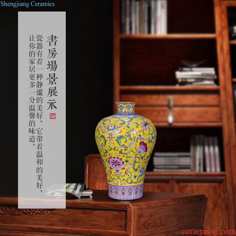 Jingdezhen ceramics hand-painted famille rose flower vase of new Chinese style is contemporary and contracted home sitting room adornment is placed