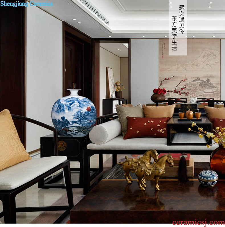 Jingdezhen porcelain vases, antique hand-painted imitation of yuan blue and white guiguzi down big pot sitting room adornment is placed