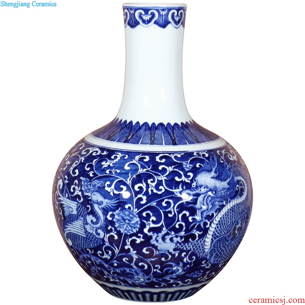 Jingdezhen ceramic hand-painted archaize celestial dragon pattern of blue and white porcelain vase Chinese style living room TV cabinet handicraft furnishing articles