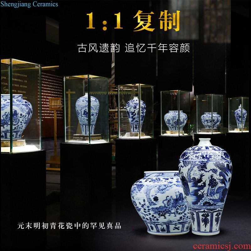 Jingdezhen blue and white porcelain vases, ceramic furnishing articles flower arranging machine of Chinese style living room decorations hand-painted porcelain craft porcelain