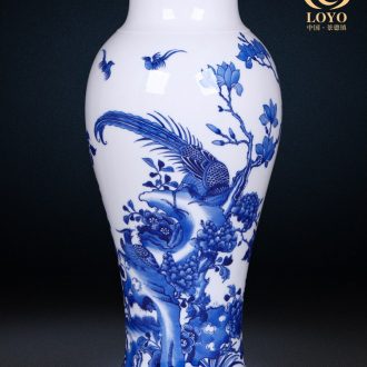 Jingdezhen ceramics Chinese vase furnishing articles imitation qing qianlong pastel pea green glaze nail medallion landscape poetry bottle