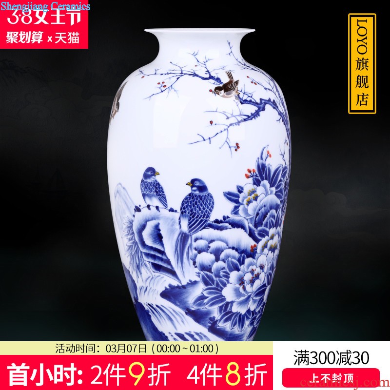 Jingdezhen ceramics Antique hand-painted ears serve f barrels of blue and white porcelain vase process home furnishing articles sitting room