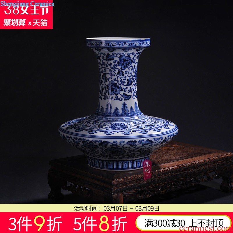 Jingdezhen ceramics Gold kirin blue and white porcelain vase spit bead Contemporary and fashionable sitting room adornment is placed process