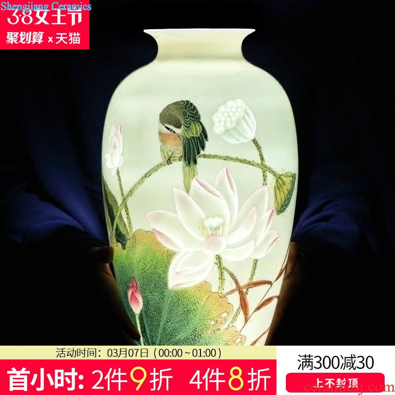 Jingdezhen ceramics furnishing articles Hand painted blue and white porcelain painting of flowers and thin body new Chinese style living room decoration porcelain vase furnishing articles