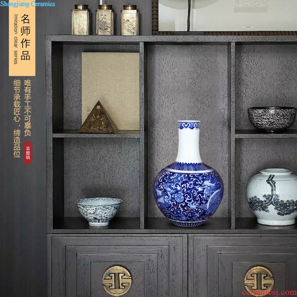 Jingdezhen ceramic hand-painted archaize celestial dragon pattern of blue and white porcelain vase Chinese style living room TV cabinet handicraft furnishing articles