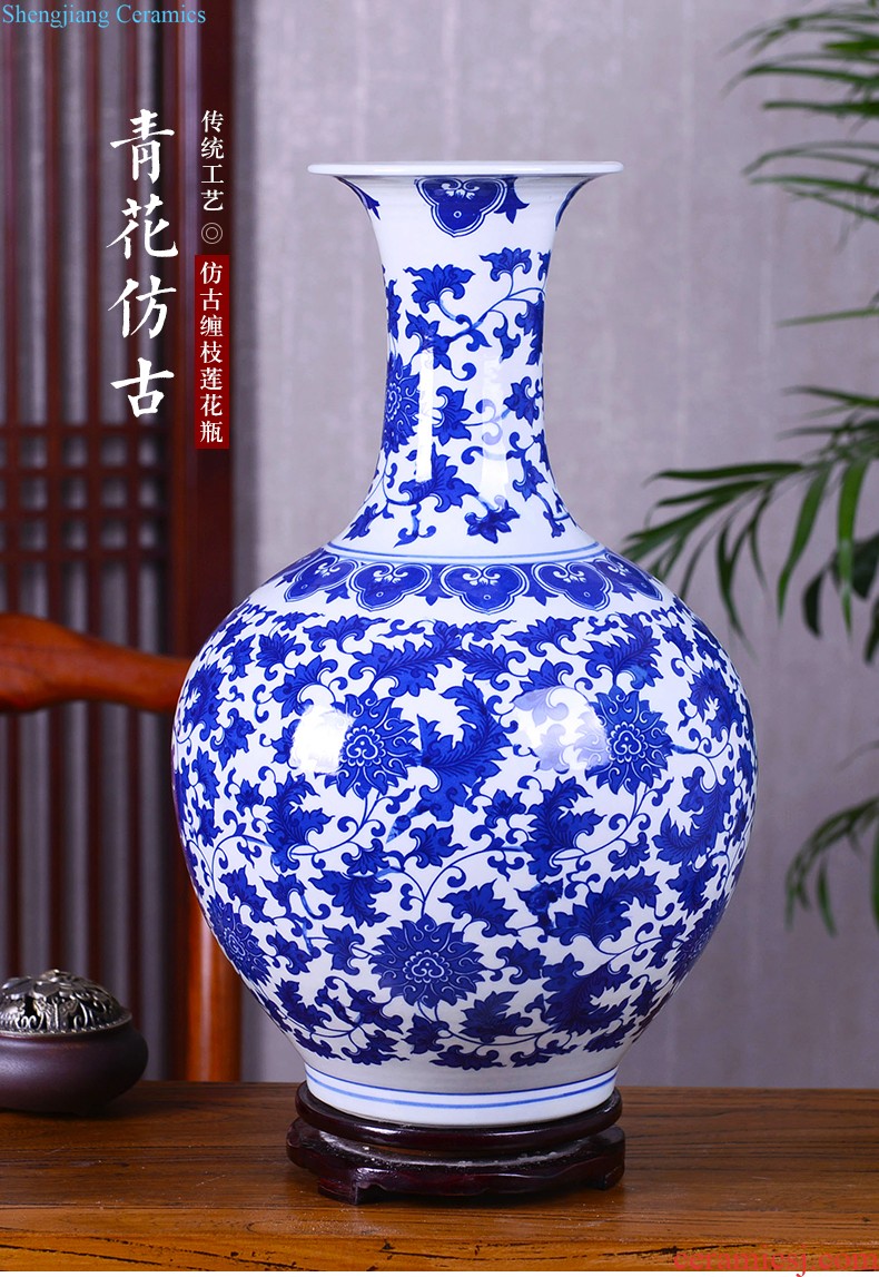 Jingdezhen ceramics of large vase furnishing articles large sitting room of Chinese style household adornment hand-painted porcelain arranging flowers