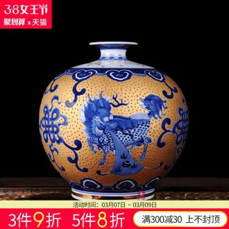 Jingdezhen ceramics Famous hand-painted mountain people vases, flower arrangement, new Chinese style sitting room adornment is placed