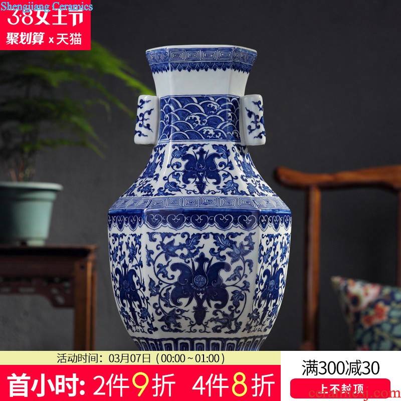 Jingdezhen porcelain vase Archaize colored enamel vase flowers Modern Chinese style home sitting room adornment is placed