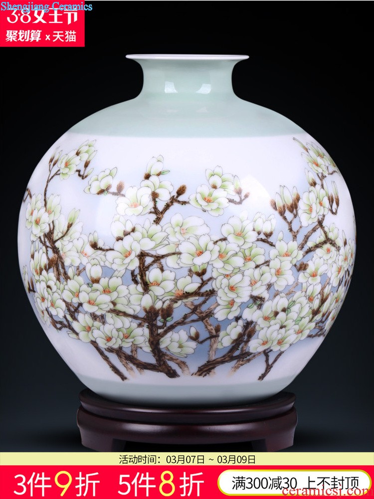 Jingdezhen ceramics furnishing articles Famous bottles hand painted yellow lotus flower implement new Chinese handicraft decoration in the living room