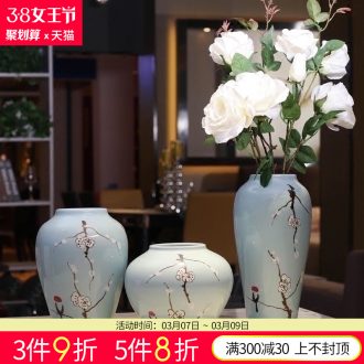 Jingdezhen ceramics Famous hand-painted water bottle of blue and white porcelain vase flowers sitting room adornment handicraft furnishing articles