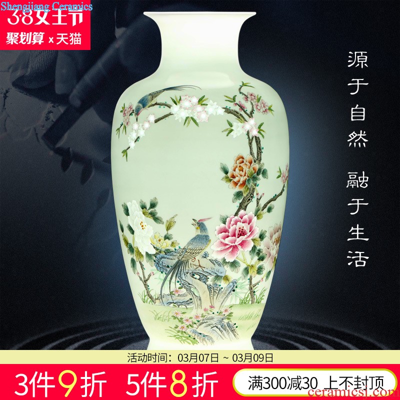 Jingdezhen ceramics lrene hand-painted yu le figure vase flower arranging, furnishing articles sitting room of Chinese style household decorations