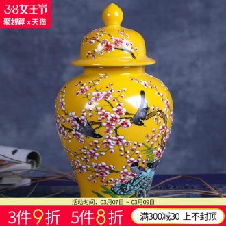 Jingdezhen ceramics vase hand-painted Yellow lotus pond fragrant flower arrangement, the sitting room of Chinese style household decorative furnishing articles