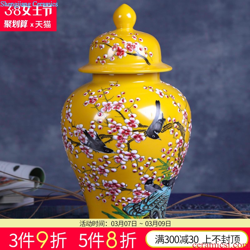 Jingdezhen ceramics vase hand-painted Yellow lotus pond fragrant flower arrangement, the sitting room of Chinese style household decorative furnishing articles