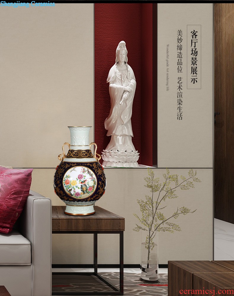 Jingdezhen ceramics mei bottles of Chinese antique blue and white reed painting of flowers and birds in the sitting room classical decorative vase furnishing articles