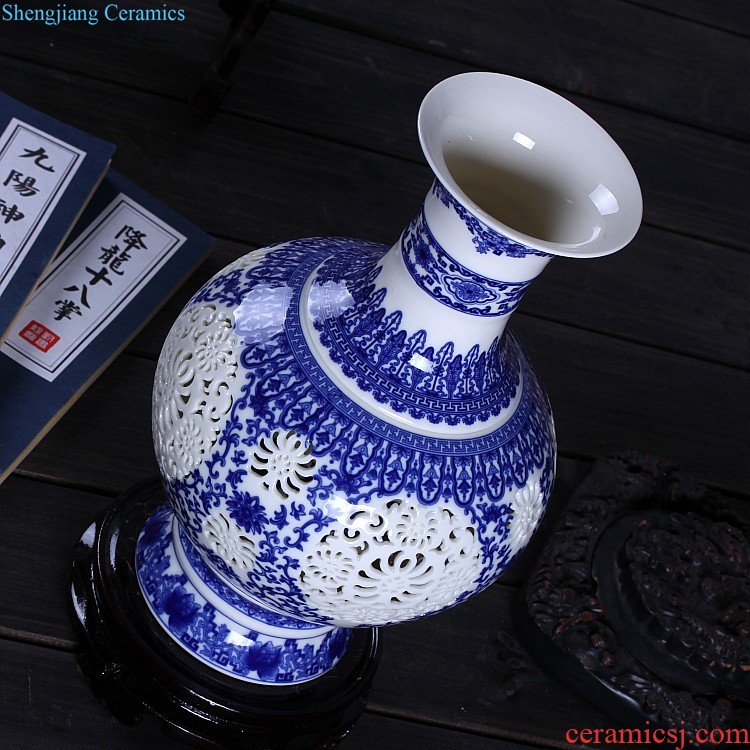 Jingdezhen porcelain Beauty is the sitting room creative fashion crafts green glaze bottle decoration vase furnishing articles decorations