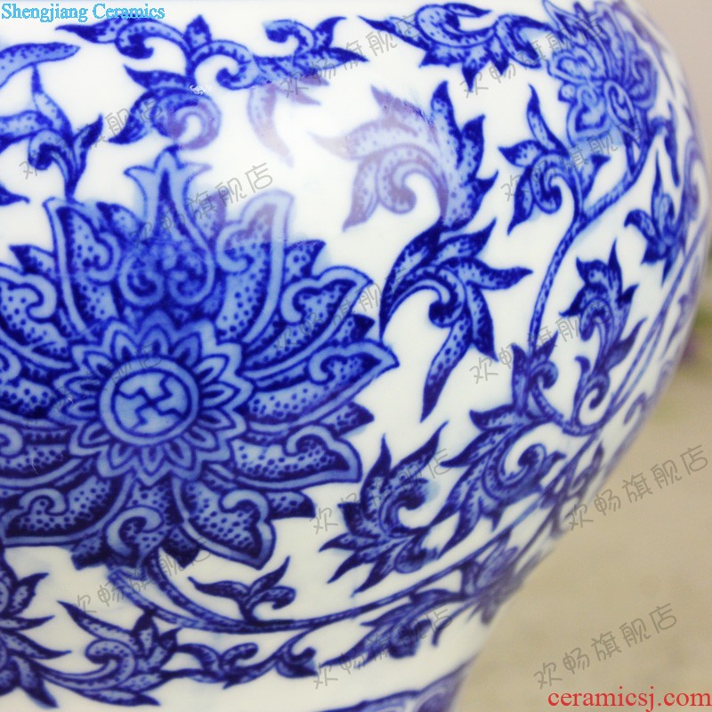 Jingdezhen ceramic hand-painted sitting room of large vase modern blue and white landscape painting Chinese TV ark decoration furnishing articles