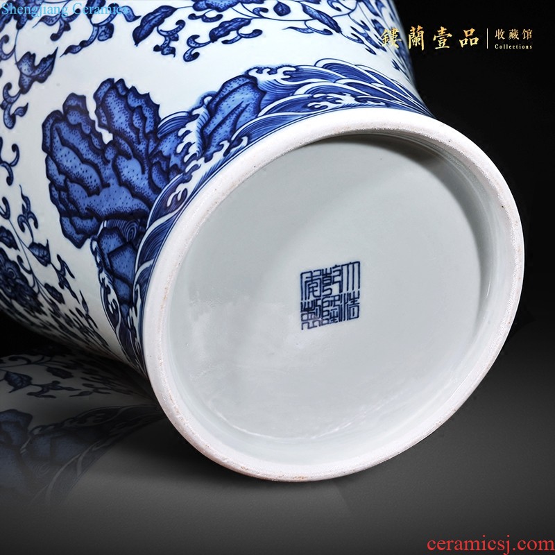 Jingdezhen ceramics imitation qing qianlong powder blue lion sitting room adornment shell flower vase new Chinese style household furnishing articles