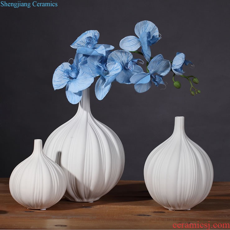 Jingdezhen ceramic new Chinese vase furnishing articles sitting room dry flower arranging flowers household soft adornment green China arts and crafts