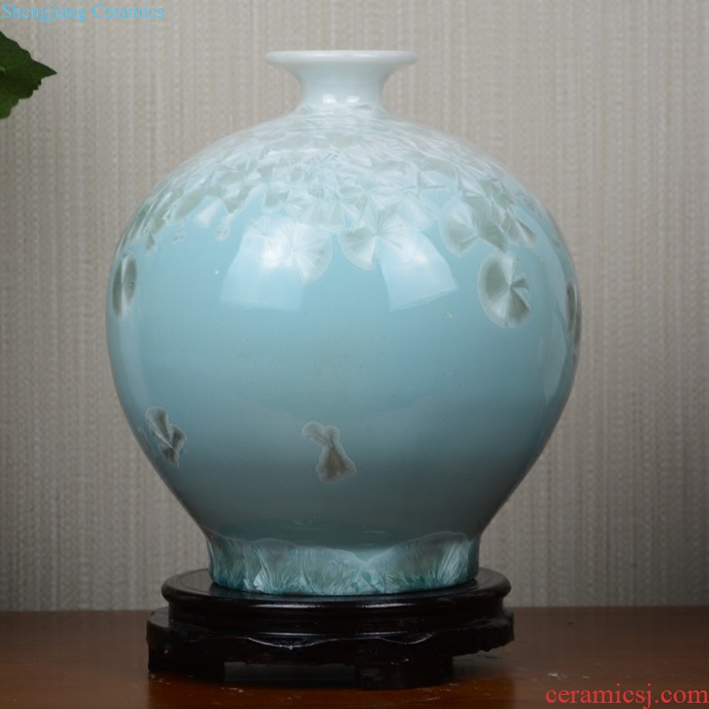 Jingdezhen ceramics Hollow out of blue and white porcelain vase restoring ancient ways The sitting room creative Chinese style household adornment furnishing articles