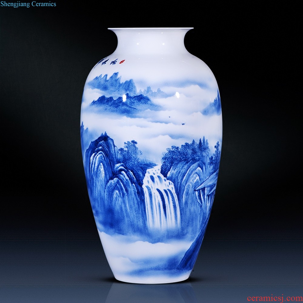 Jingdezhen ceramics furnishing articles hand-painted blue and white porcelain vases, flower arrangement of Chinese style restoring ancient ways is the sitting room bookcase home decoration