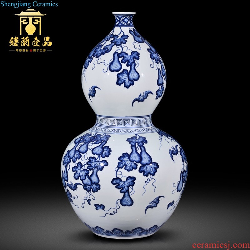 Jingdezhen ceramic imitation qing qianlong red powder enamel with double-sided dress sitting room adornment is placed on the vase