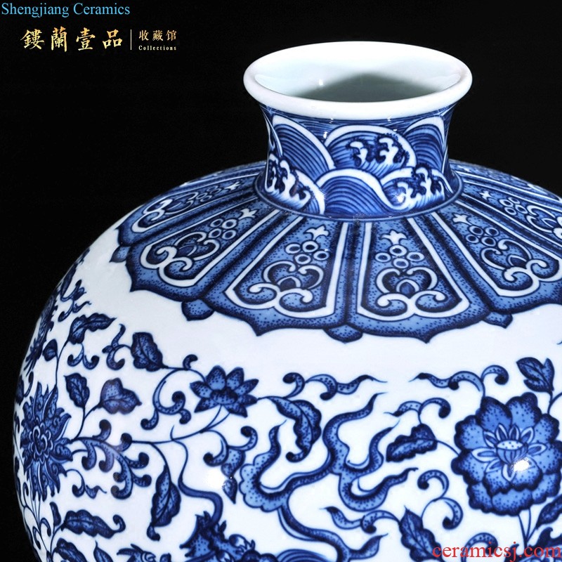 Jingdezhen ceramics imitation qing qianlong powder blue lion sitting room adornment shell flower vase new Chinese style household furnishing articles