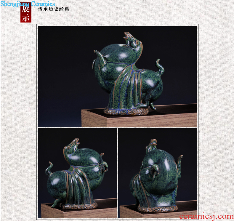 Jingdezhen ceramics new sitting room of Chinese style household act the role ofing is tasted furnishing articles hand-carved pig souvenirs creative gift