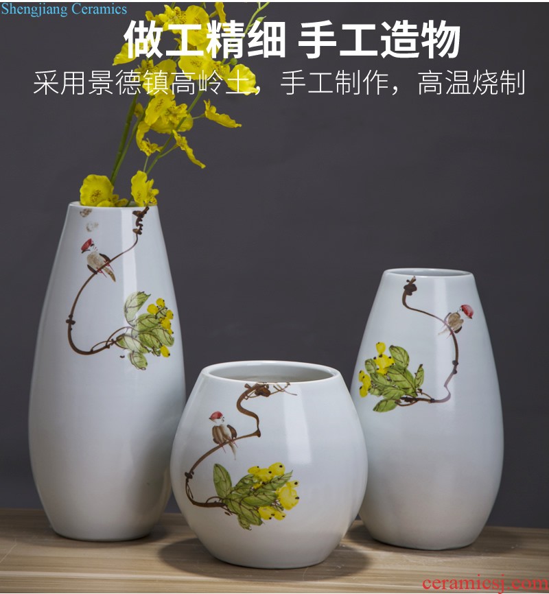 Jingdezhen ceramics vase furnishing articles sitting room creative new rich ancient frame dried flowers flower arrangement of Chinese style household ornaments