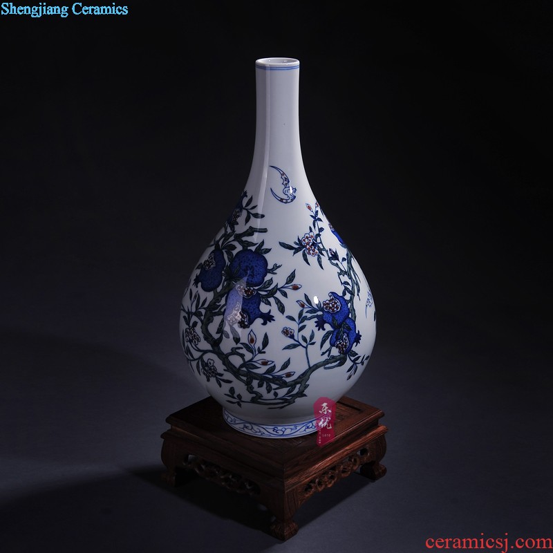 Jingdezhen ceramics Gold sweet design of blue and white porcelain vase Modern fashion decoration crafts are sitting room